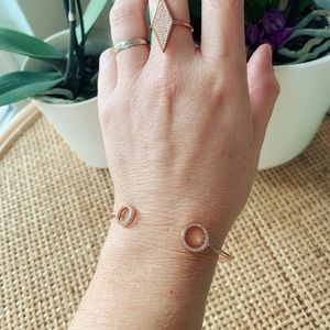 Double circles cuff